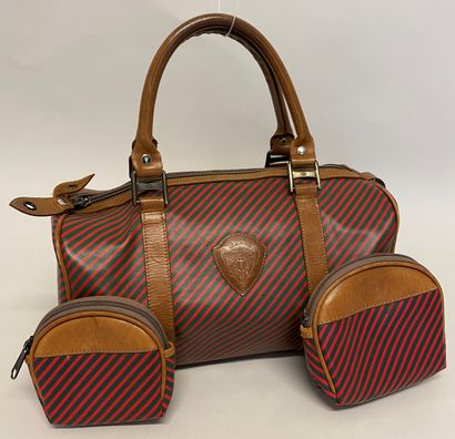 null 
GUCCI Made in Italy Accessory collection Sac polochon à 2 anses et 2 Porte-...