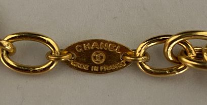 null 
CHANEL Made in France Gold plated metal long necklace with crossed stitch green...