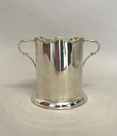 null English silver bottle bucket with scrolled rim and scroll handles weight: 574.8g...