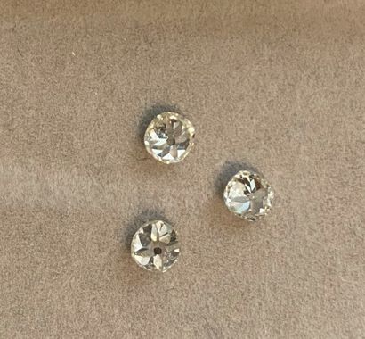 null Box containing 3 old cut diamonds - 0.35ct each