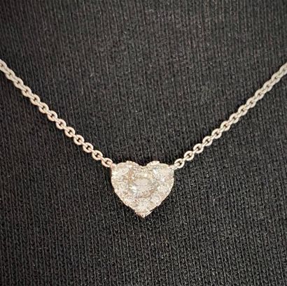 null Choker with heart pendant in white gold 750 thousandths adorned with a central...