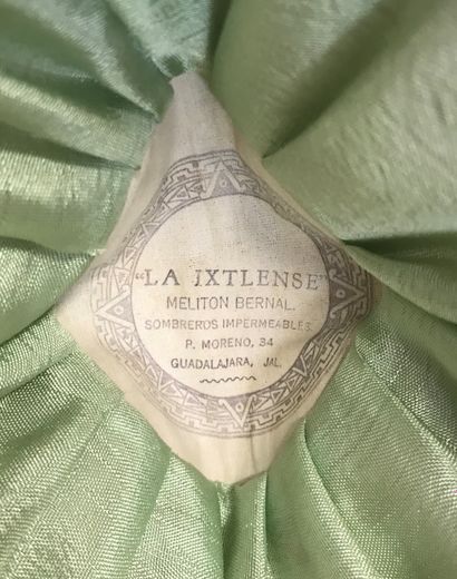 null LA IXTLENSE Sombrero imperméable en paille enduite blanche galon cuir brun 

Diamètre...