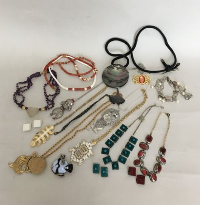 null Lot of costume jewellery