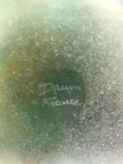 null DAUM FRANCE Vase cornet en pâte de verre verte rosée et cristal 

Ht 34,5cm

(cornet...