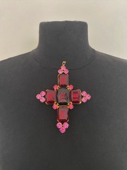 null 
Attributed to YVES SAINT LAURENT Brooch pendant cross gilt metal and faceted...