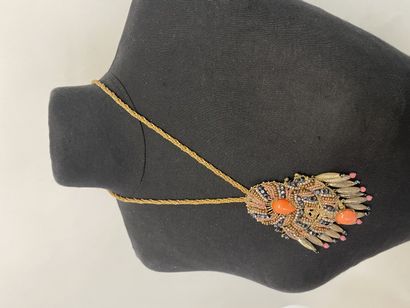 null 
Twisted necklace with gold-plated metal pendant trimmings decorated with rows...