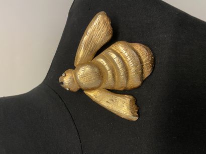 null Broche abeille en métal doré patiné - non signée 

7,5x8,5cm