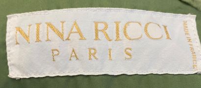 null NINA RICCI Paris Pelisse en matière composite pistache col peau lainée Boutons...