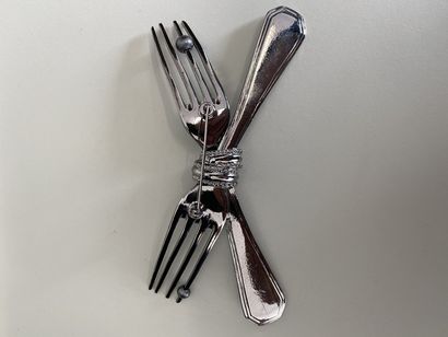 null CHANEL Paris La Brasserie 2015 Nickel-plated prototype fork brooch with brand...