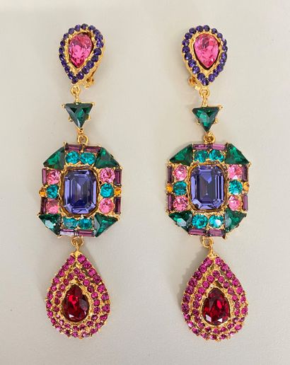 null YVES SAINT LAURENT Haute Couture Pair of ear clips with gold plated pendants...