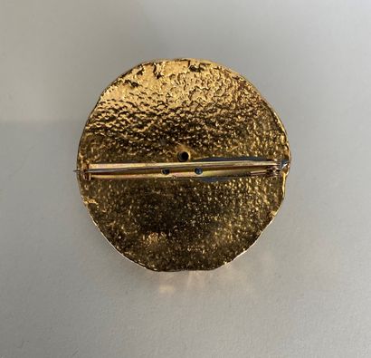 null Broche Lune en résine dorée - non signée

Diamètre 5,5cm