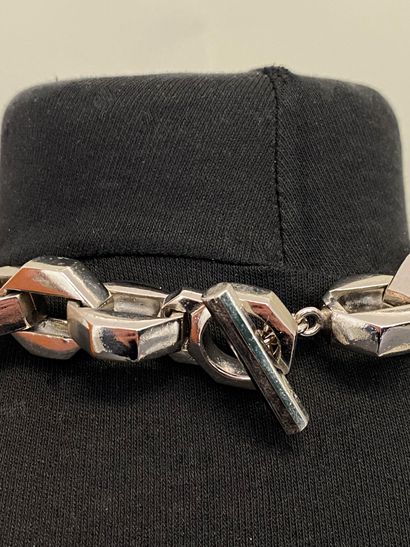 null 
CHRISTIAN DIOR par GIAN FRANCO FERRE Haute Couture collier chaine en métal...