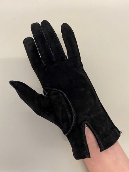 null CHRISTIAN LACROIX by CHRISTIANE BILLET Haute couture Black suede glove embroidered...