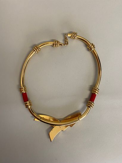 null 
Collier semi rigide en métal doré émail rouge et ivoire Circa 1980 - non signé.




Longueur...