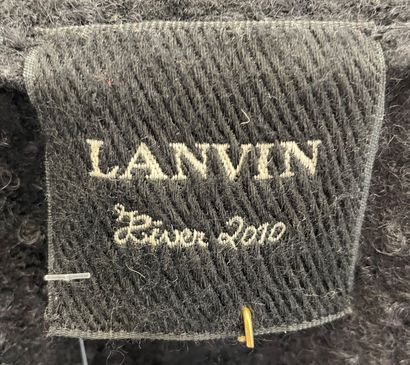 null LANVIN Hiver 2010 Veste en laine bouclettes noire, bouttonage cabochon en laiton...