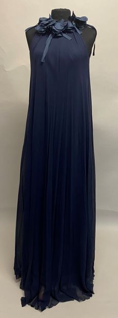 null PIERRE CARDIN Paris Long dress and its pleated coat in navy blue muslin with...