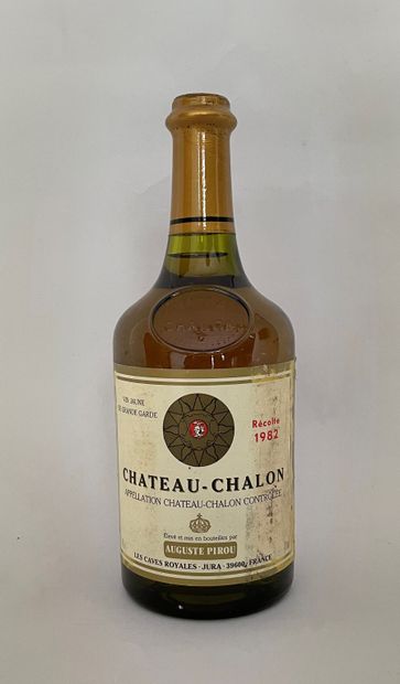 null 1 Bouteille Chateau Chalon Auguste Pirou 1982 ( étiquette légèrement tachée...