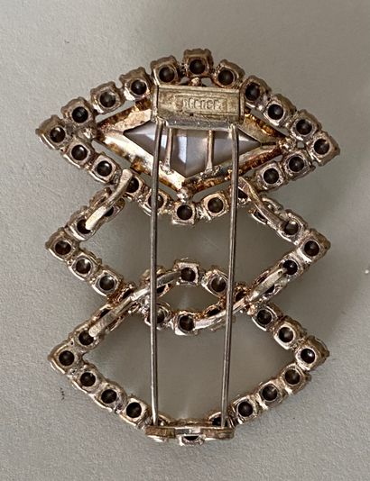 null ROGER JEAN-PIERRE Silver patinated metal lapel clip decorated with white Swarovski...