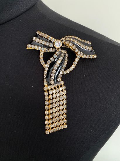 null VALENTINO Made in Italy Bow brooch in gold metal with black enamel and rhinestones...