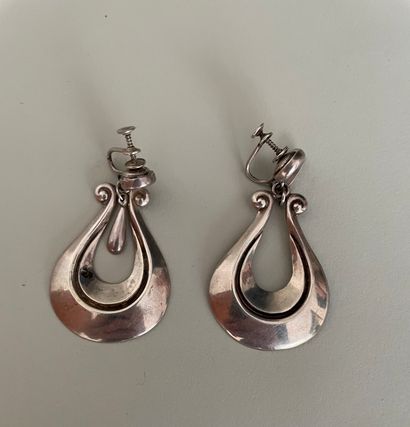 null LOS CASTILLO MEXICO Pair of 925 silver drop earrings Circa 70. signed -

Weight...