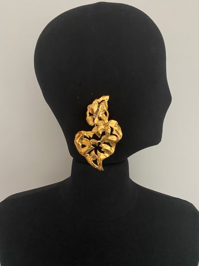 null YVES SAINT LAURENT Made in France by ROBERT GOOSSENS Pair of gold-plated openwork...