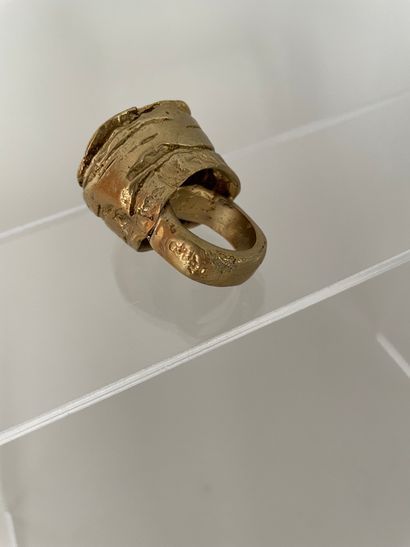 null RICK OWENS par CHRISTIANE BILLET Bague cachet en bronze patiné - signée et numérotée...