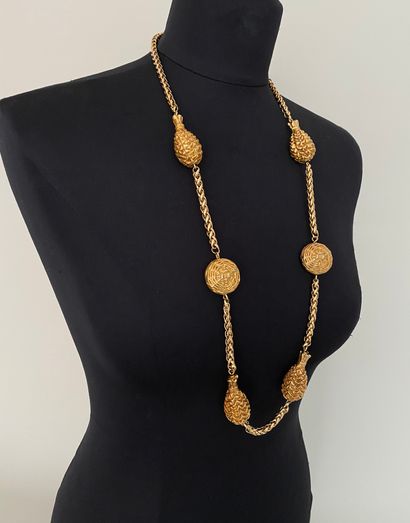 Long necklace in gilded metal with pineapple...
