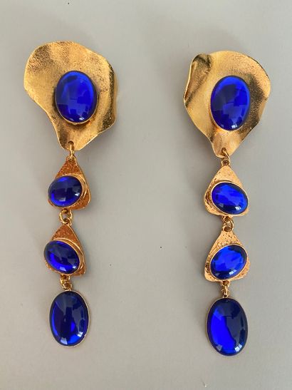 null YVES SAINT LAURENT Pair of rose petal ear clips in gold metal and royal blue...