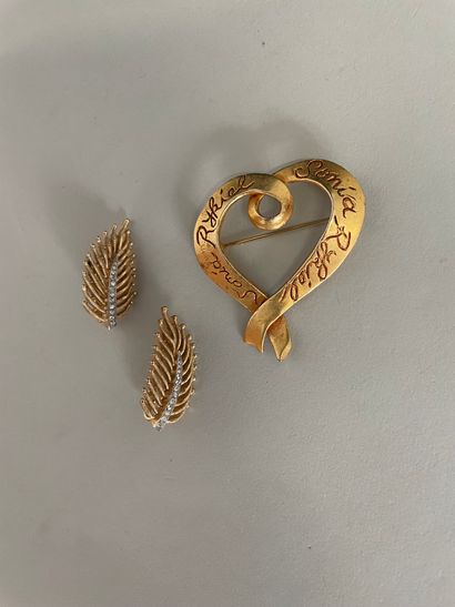 null SONIA RYKIEL Paris Broche coeur ruban en métal doré - signée 5x5cm

TRIFFARI...