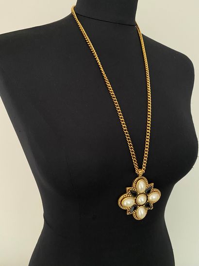  YVES SAINT LAURENT By ROBERT GOOSSENS Necklace with gold-plated cross pendant, pearly...