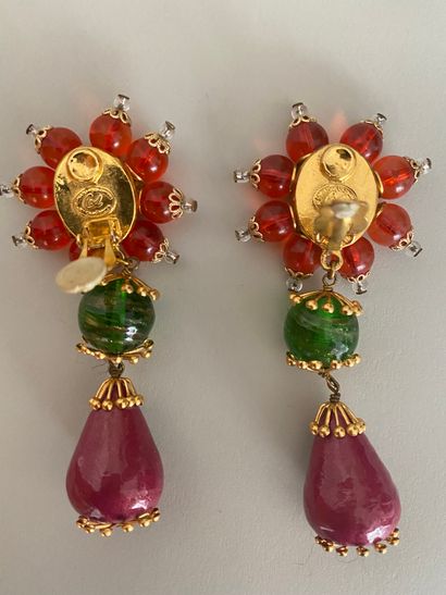 null CHRISTIAN LACROIX Pair of ear clips in gilded metal and polychrome resin beads...