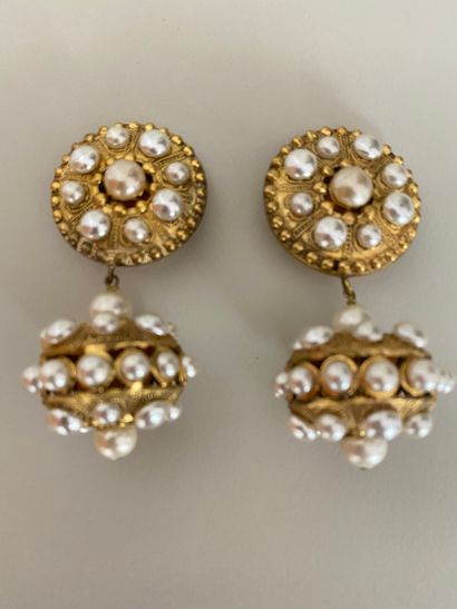 null CHANEL Made in France Pair of Indian inspired ear clips in gold plated metal...