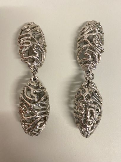 null ALEXIS LAHELLEC Paris Pair of olive-shaped ear clips in openwork silver metal...