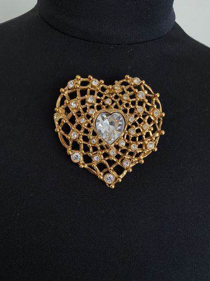 null YVES SAINT LAURENT Made In France by ROBERT GOOSSENS Heart brooch in gold metal...
