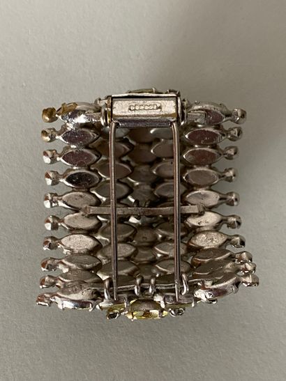 null ROGER JEAN-PIERRE Godron lapel clip in silver patinated metal paved with yellow...