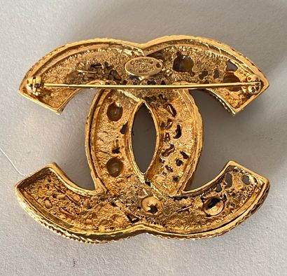 null CHANEL Made in France Double C brooch in gold metal and Swarovski translucent...