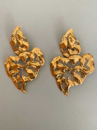  YVES SAINT LAURENT Made in France by ROBERT GOOSSENS Pair of gold-plated openwork...
