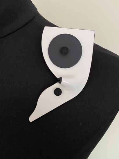 null VIRGINIE CAMPION Abstract black and white acrylic brooch - unsigned Brooch length...