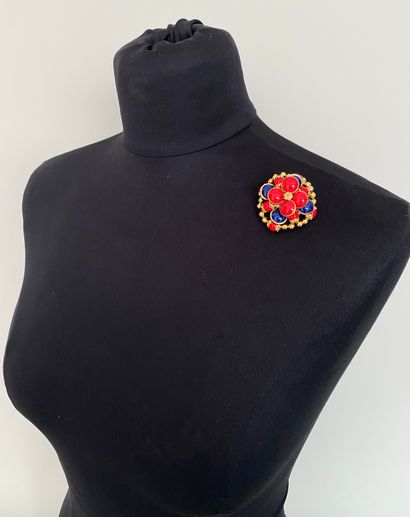 null Gold plated metal flower brooch with red and blue resin cabochons - unsigned...