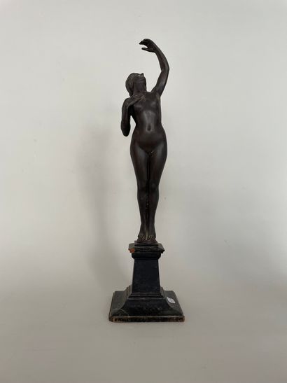 null SYDNEY NICHOLSON BOYES (1888-ap 1940) Bronze with brown patina on wooden base...