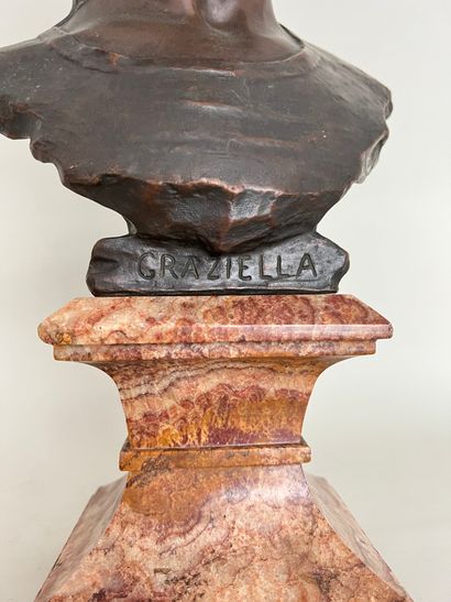 null HENRI JACOBS (1864-1935) Graziella Bust in bronze with brown patina on a marble...