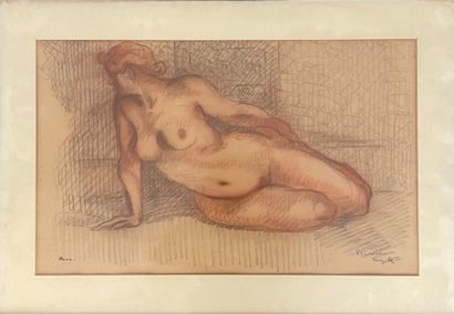 null REGINALD GOODFELLOW (1894-1985) Nude allangui charcoal and coloured pencil signed...