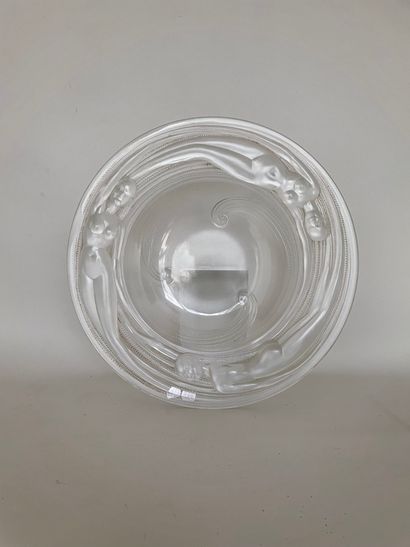 null A . VERLYS France Moulded glass bowl with naiads and waves - signed 

Diameter...