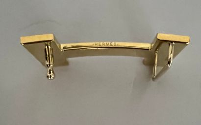 null HERMES Belt buckle in gilded metal and red/bordeaux enamel quiz model 

6X3,8cm

(very...