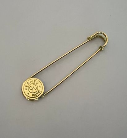null HERMES Paris 90 Epingle de kilt en métal doré 

Longueur 7cm

(bon état)