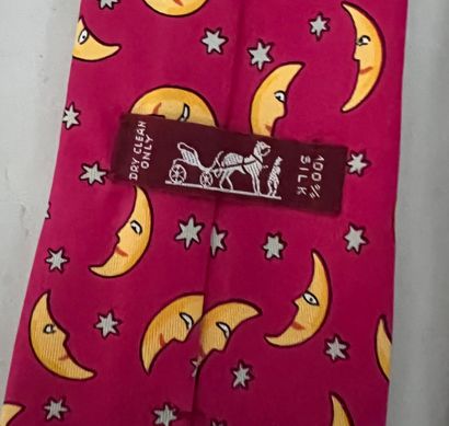 null HERMES Paris Lot of 5 ties in printed silk 

(good condition)