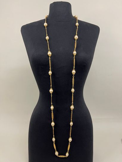 CHANEL Made in France Long necklace in gilded...