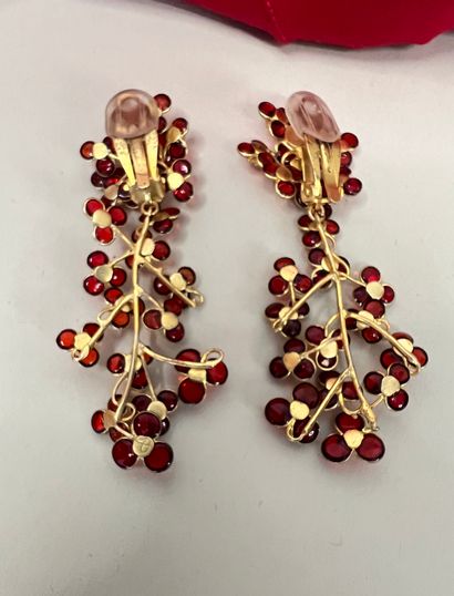 null AUGUSTINE Paris Pair of ear clips with rosehip tassel in gilded metal, small...