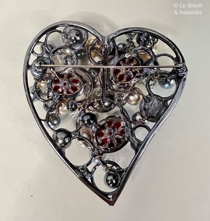 null YVES SAINT LAURENT Broche pendentif coeur en métal patiné acier strass rouges...