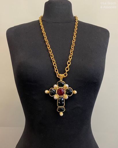 null GRIPOIX in the style of CHANEL Necklace and cross pendant in gilded metal and...
